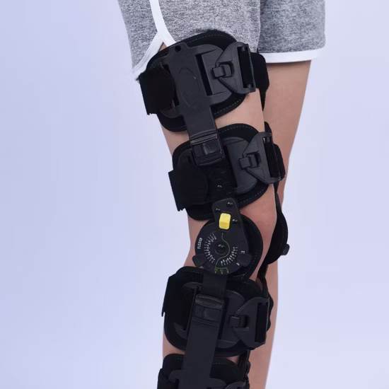 Accolade de genou de charnière de ROM d'opération de poteau d'angle orthoprdique médical d'OEM réglable/appui de genou